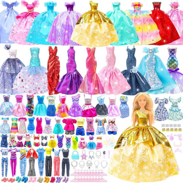 Doll clothing: identifying original outfits